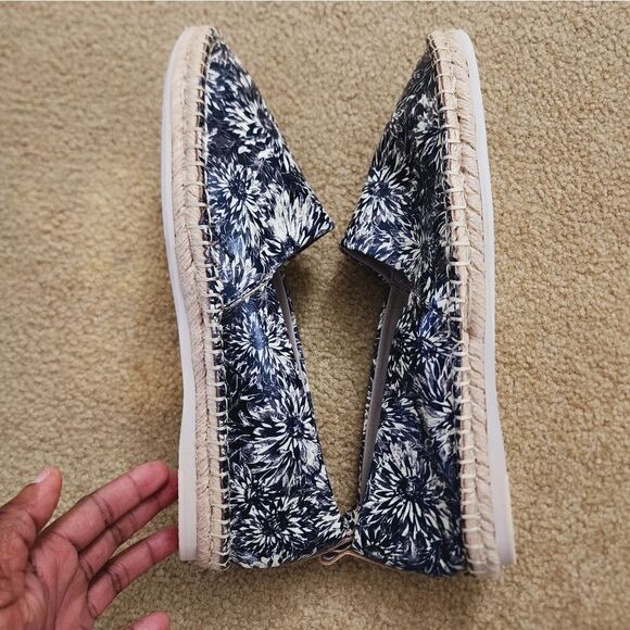 Kelsi Dagger  - Picture 3 of 9